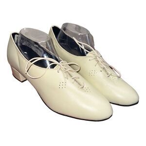 Tictactoe 80’s Dance shoes size 10.5 wide  in khaki/ Bone color.